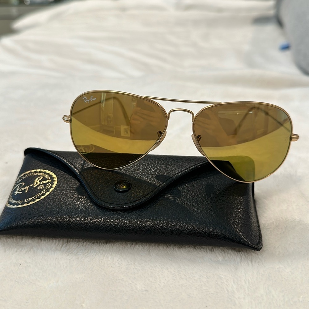 Yellow mirrored Ray-ban sunglasses